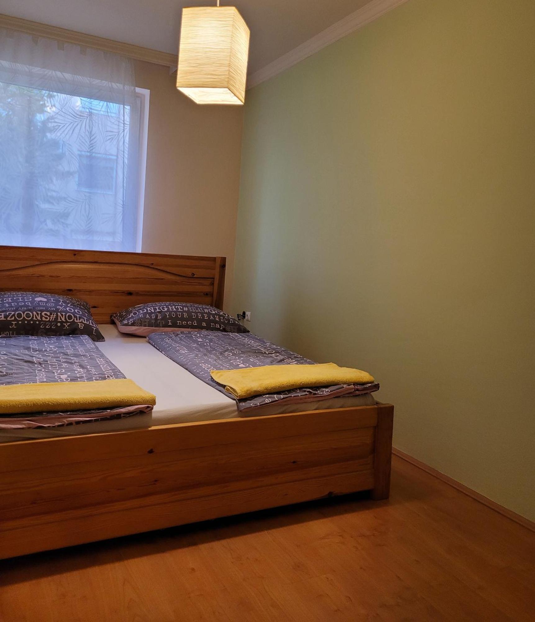 דברצן Lara Apartman חדר תמונה